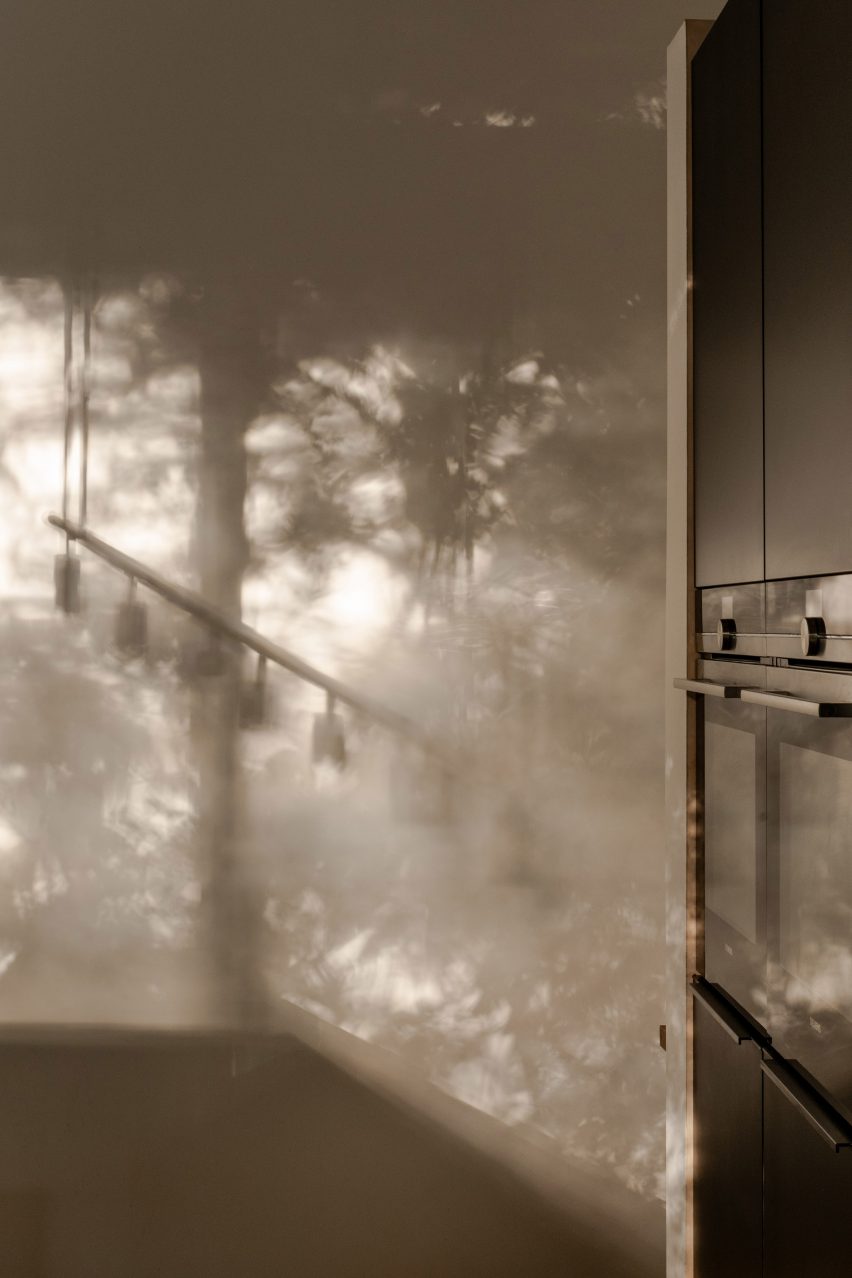 Light reflection in Arbour House by Andrei Saltykov