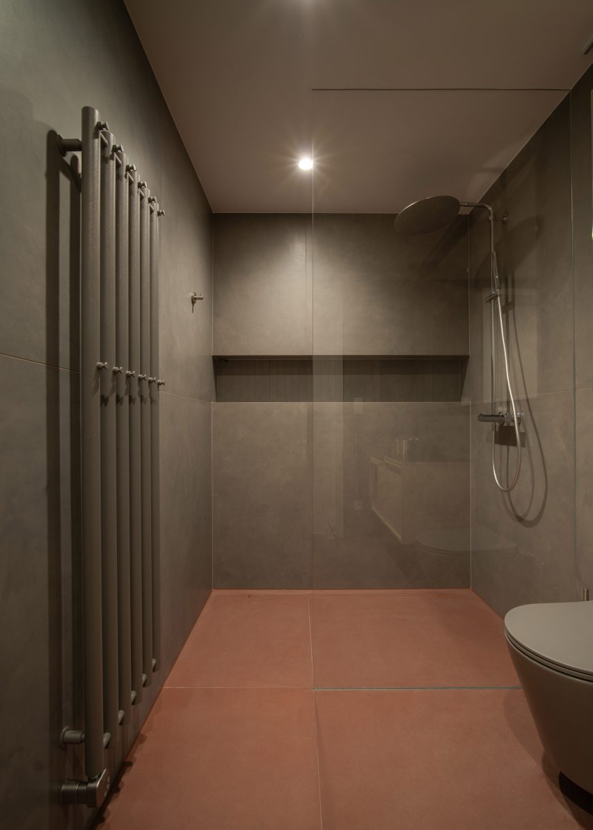 Bathroom in an apartment in Prague by BekArch