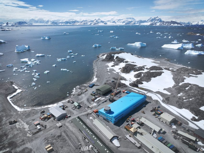 Discovery Building in Antartica by Hugh Broughton Architects