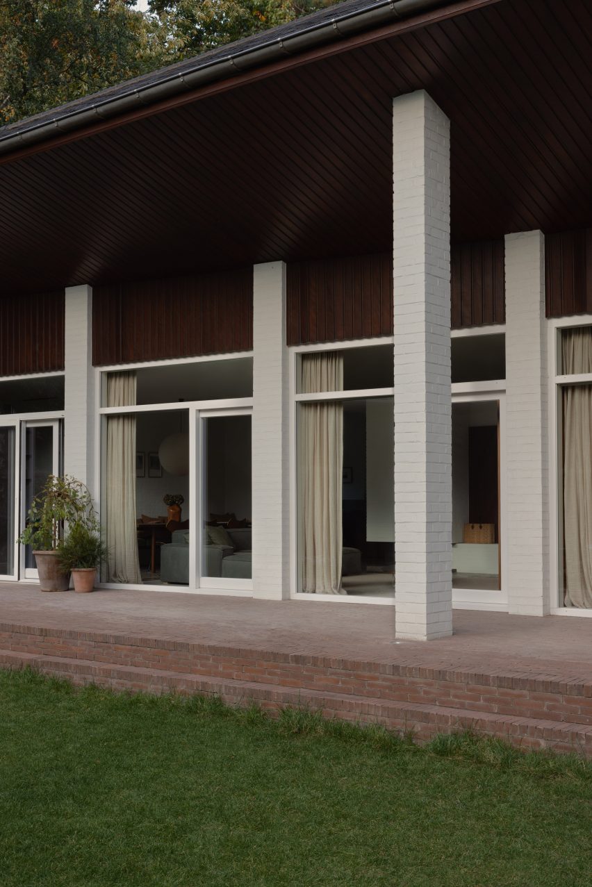 Garden facade of Bungalow Sint-Martens-Latem by Decancq Vercruysse