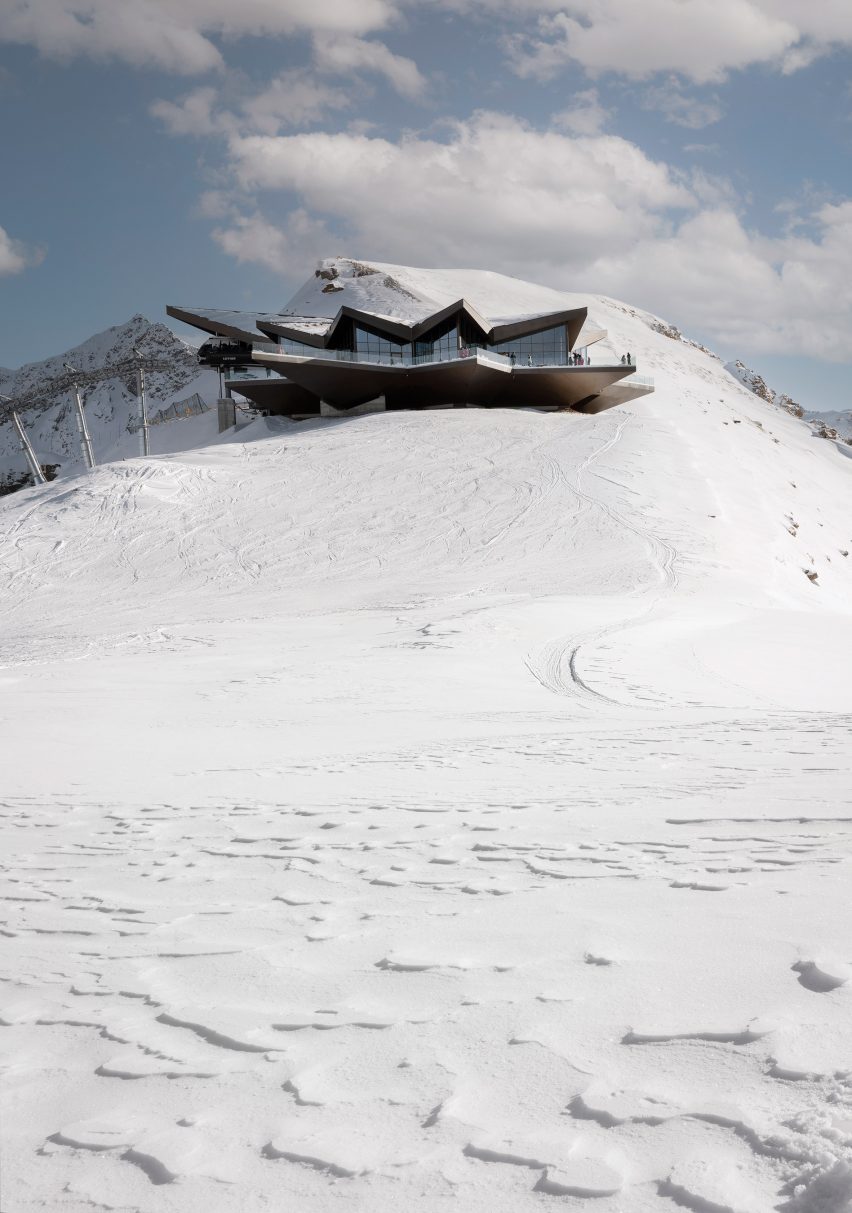 Stella di Pila cable car station by Studio di Architettura De Carlo Gualla