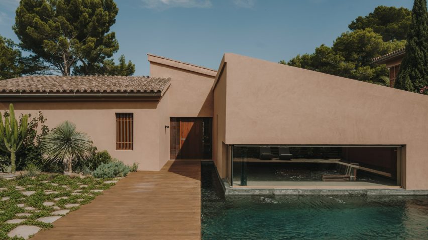 Casa da Praia holiday home in Mallorca, designed by Holzrausch