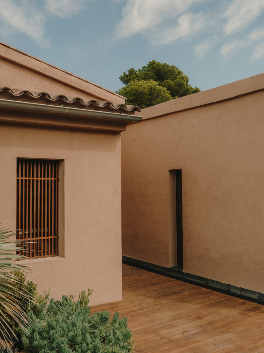 Casa da Praia holiday home in Mallorca, designed by Holzrausch