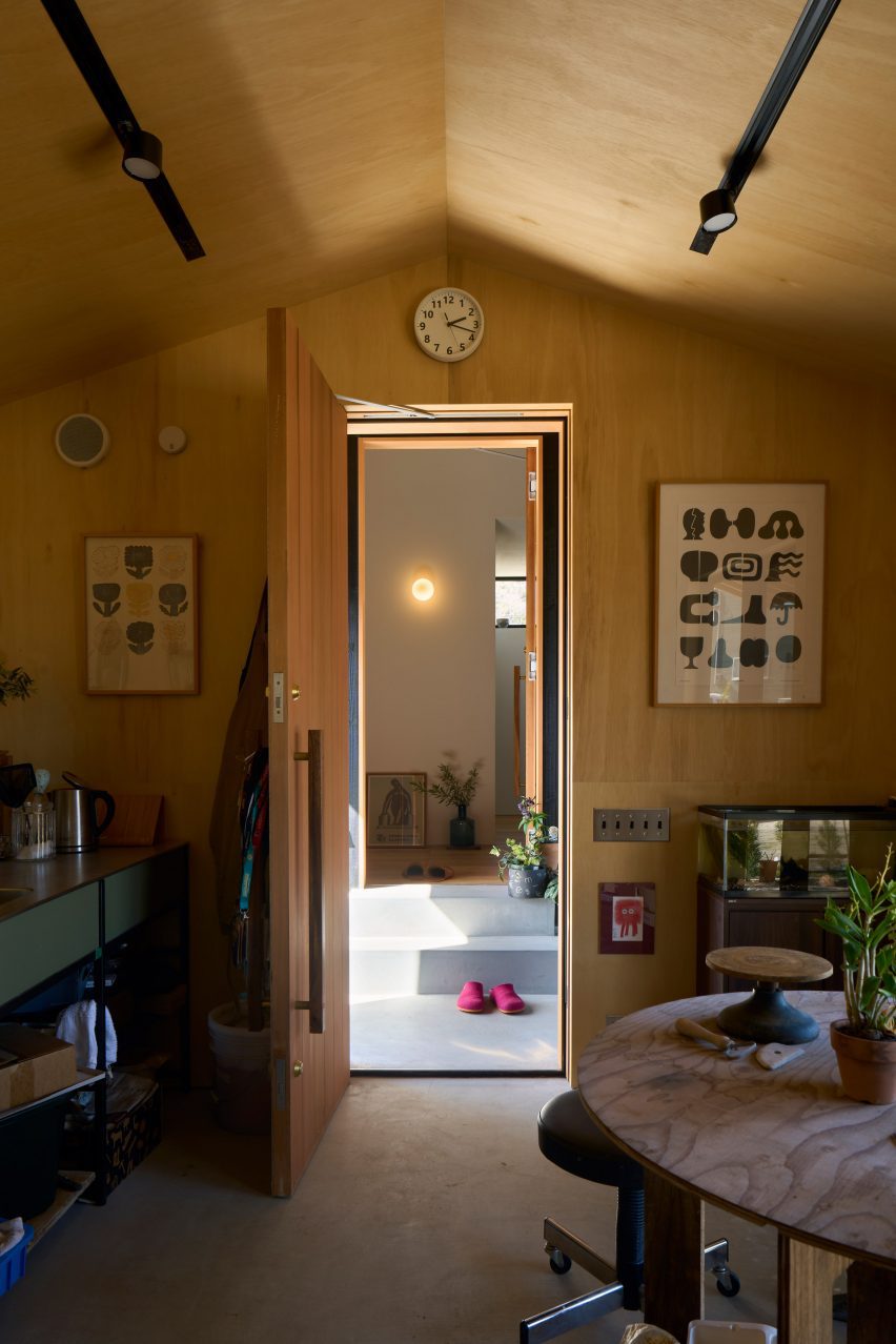 House in Onimichi by Denizen Works