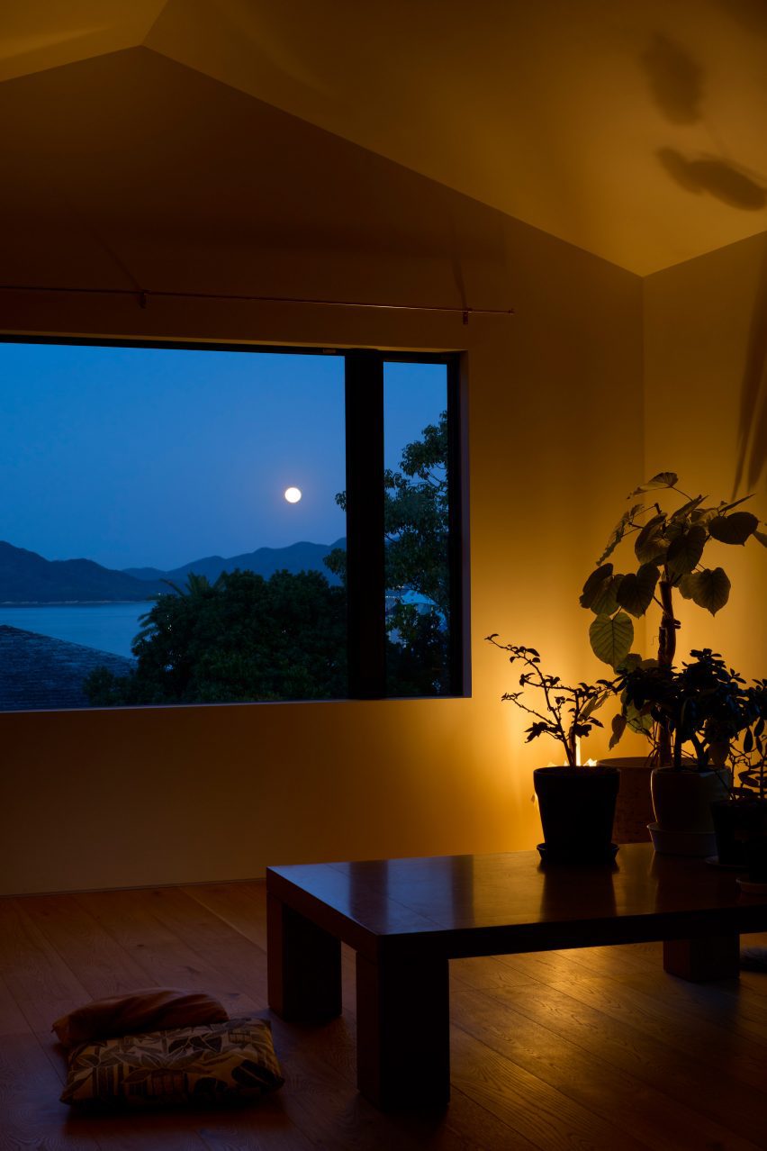 House in Onimichi by Denizen Works