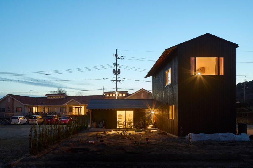 House in Onimichi by Denizen Works