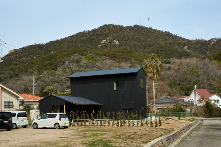 House in Onimichi by Denizen Works