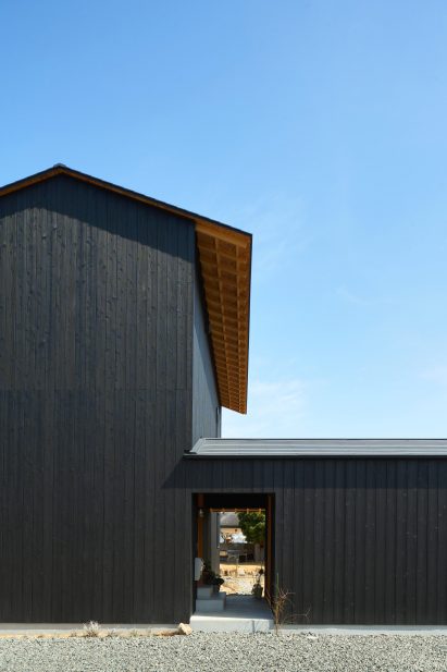 House in Onimichi by Denizen Works