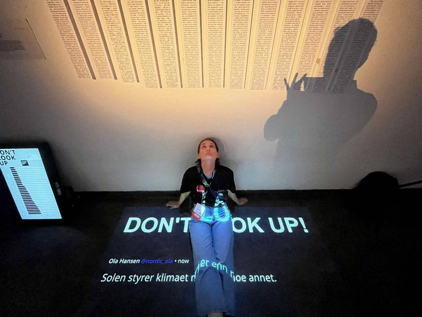Don't Look Up! by Zsófia Kérdy and László Majsai