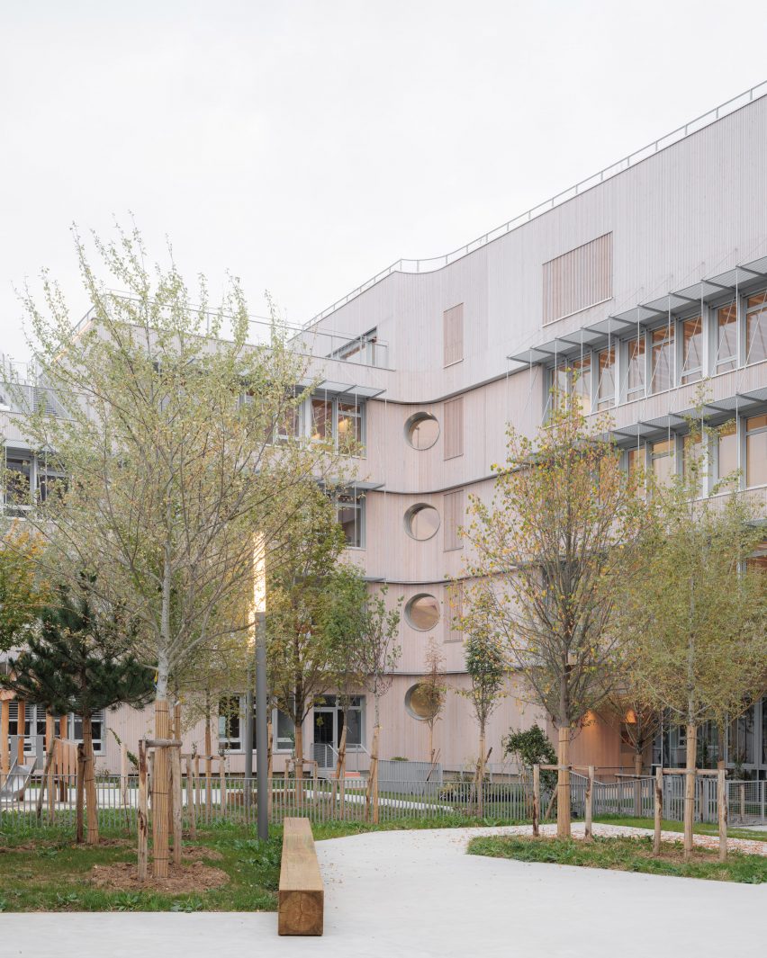 Dominique Frelaut School by Tectoniques