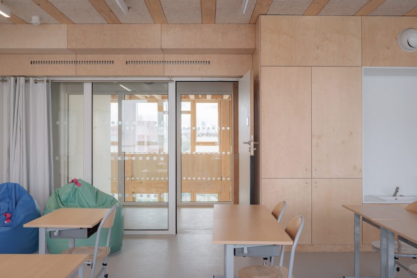 Dominique Frelaut School by Tectoniques