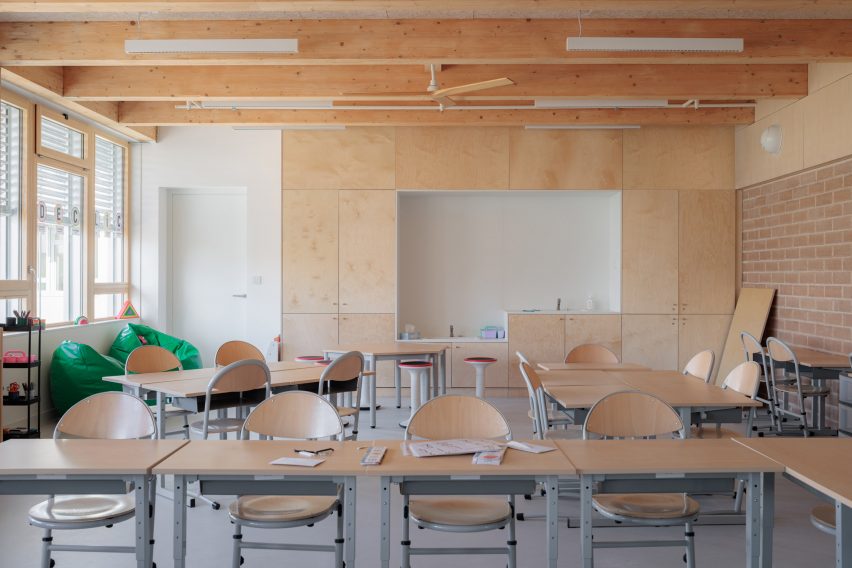 Dominique Frelaut School by Tectoniques