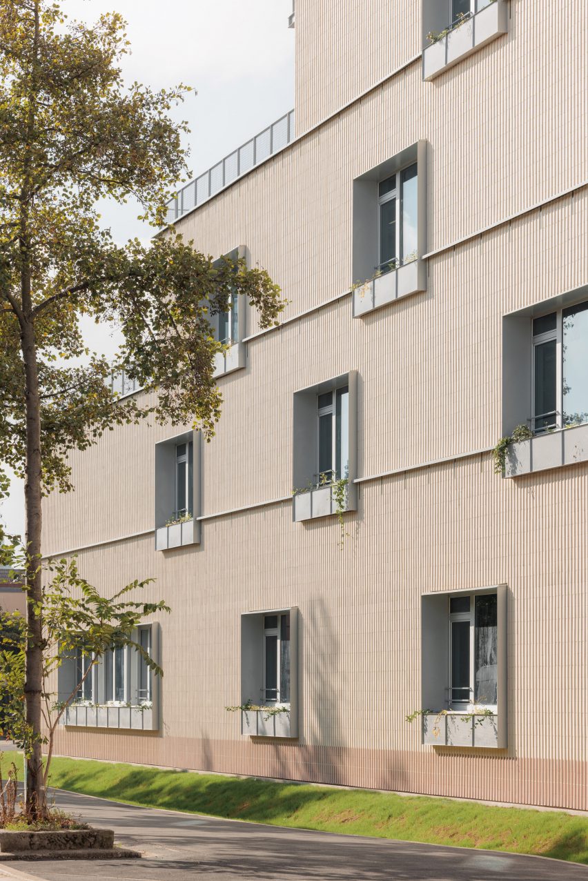 Dominique Frelaut School by Tectoniques