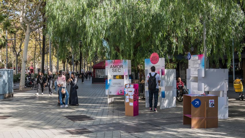 display boards on public path