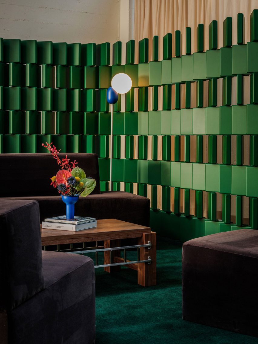 Gantri showroom by Zomuzi