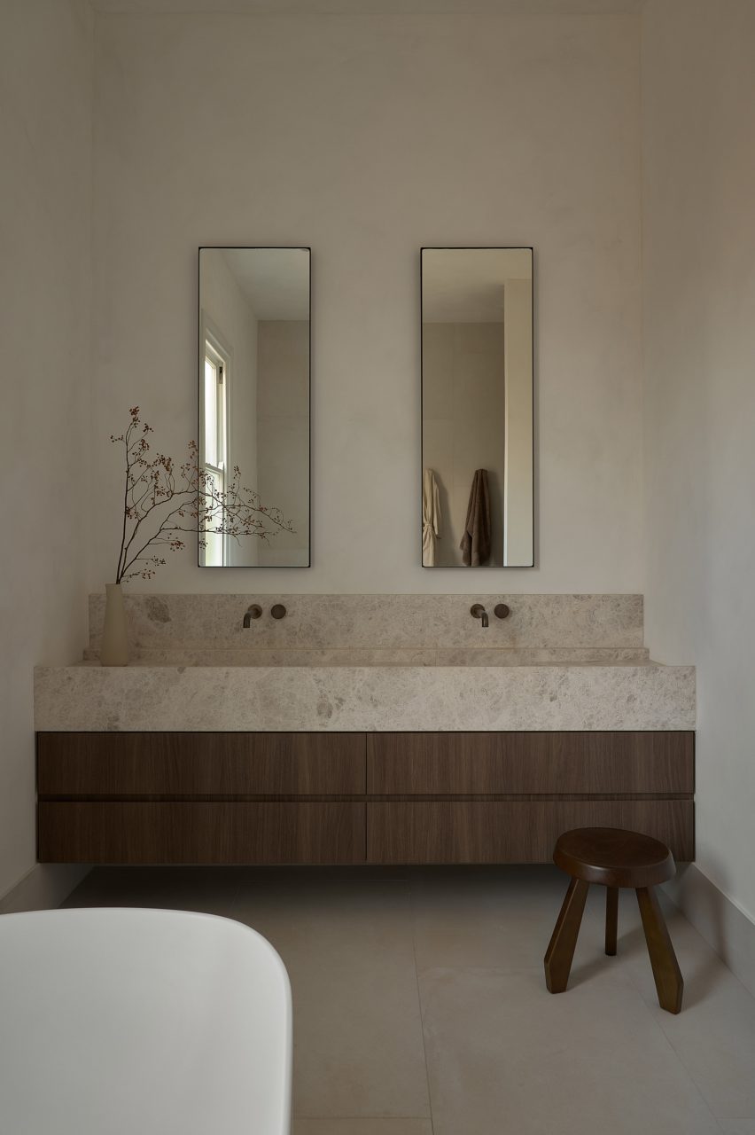 Gilbert's House by Castley McCrimmon Architects