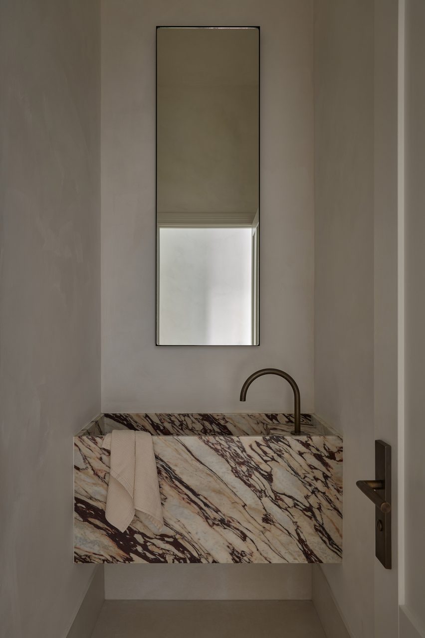 Gilbert's House by Castley McCrimmon Architects