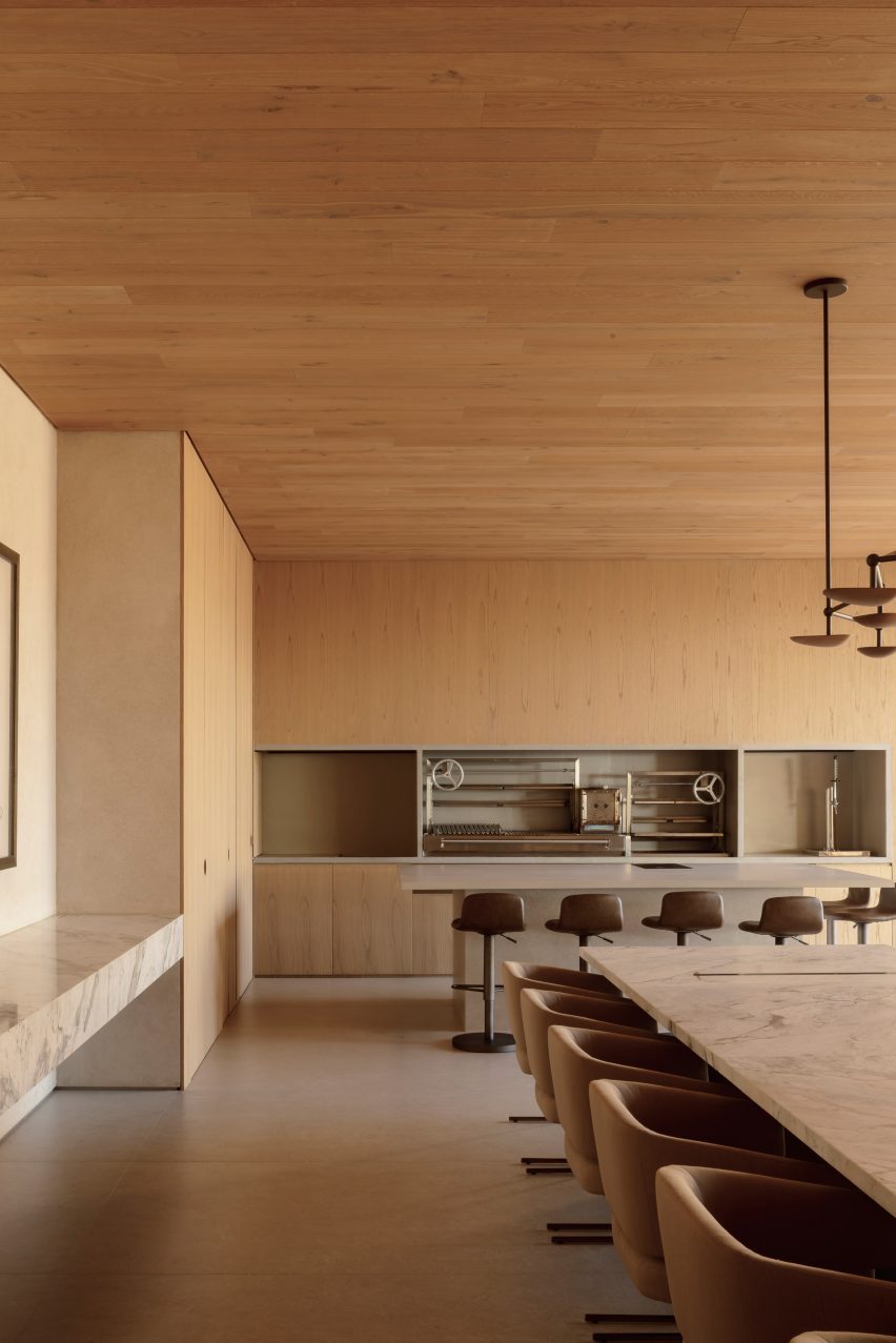 Grama House in Brazil by Studio Arthur Casas