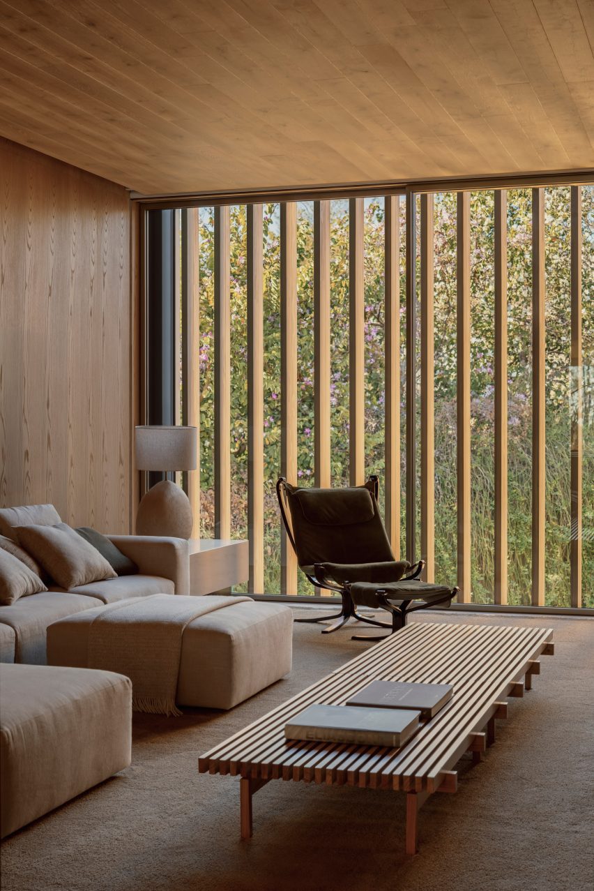 Grama House in Brazil by Studio Arthur Casas