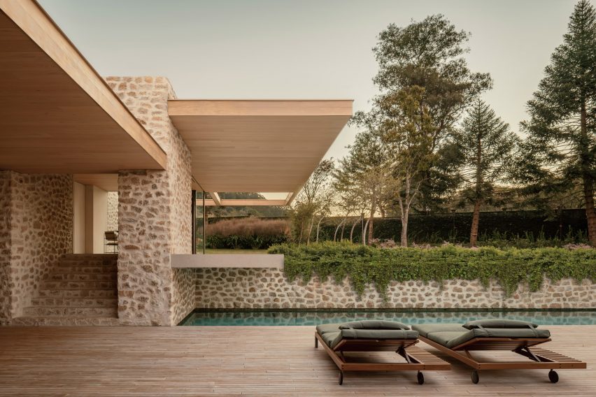 Grama House in Brazil by Studio Arthur Casas