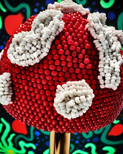 Beaded cap in red and white