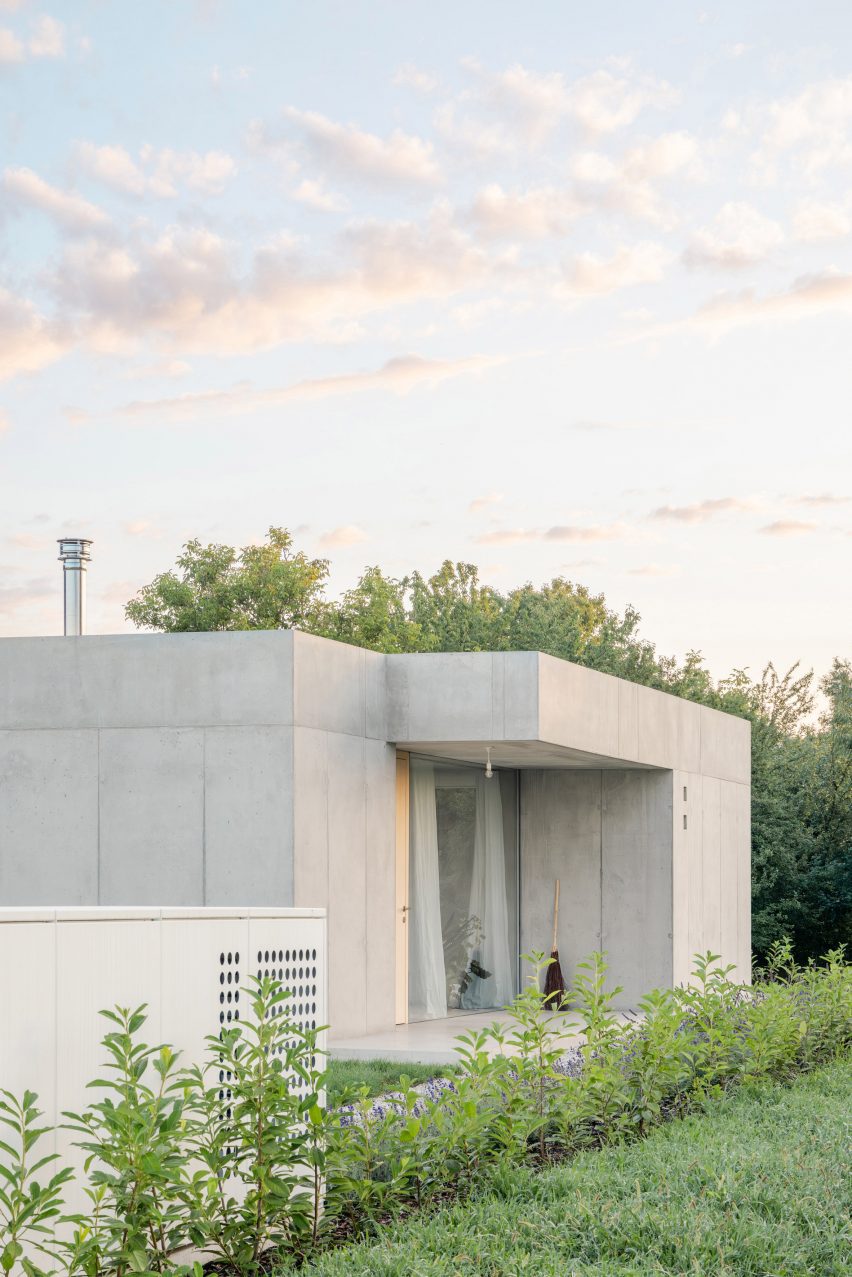 House on the Edge of the Plain by Skupaj Arhitekti