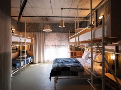 Reconfigurable bed system in the bedroom