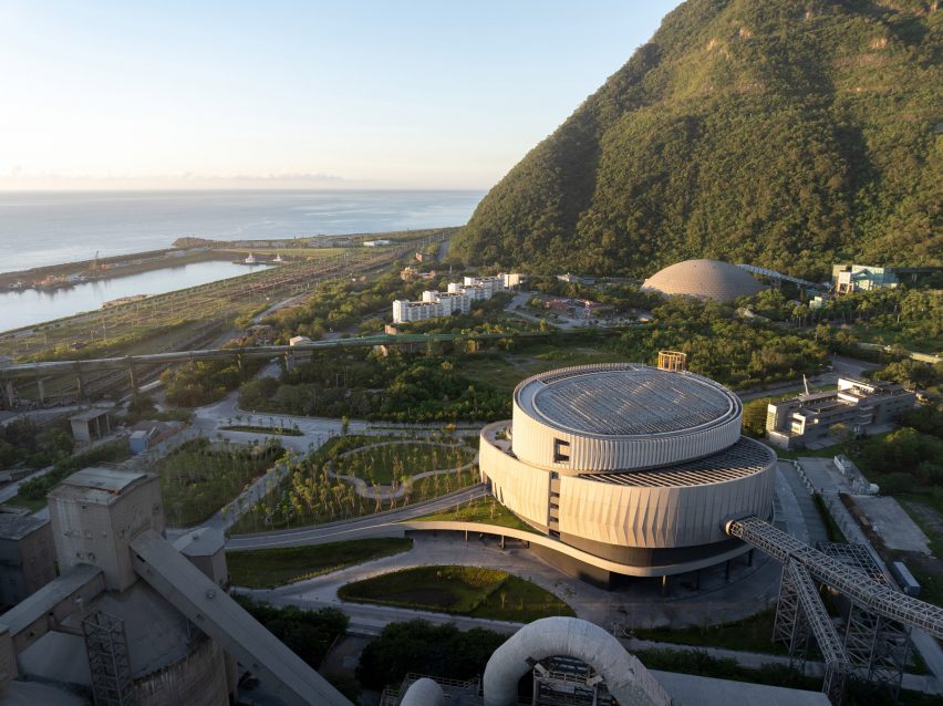 TCC DAKA Renewable Resource Recycling Center by KPF