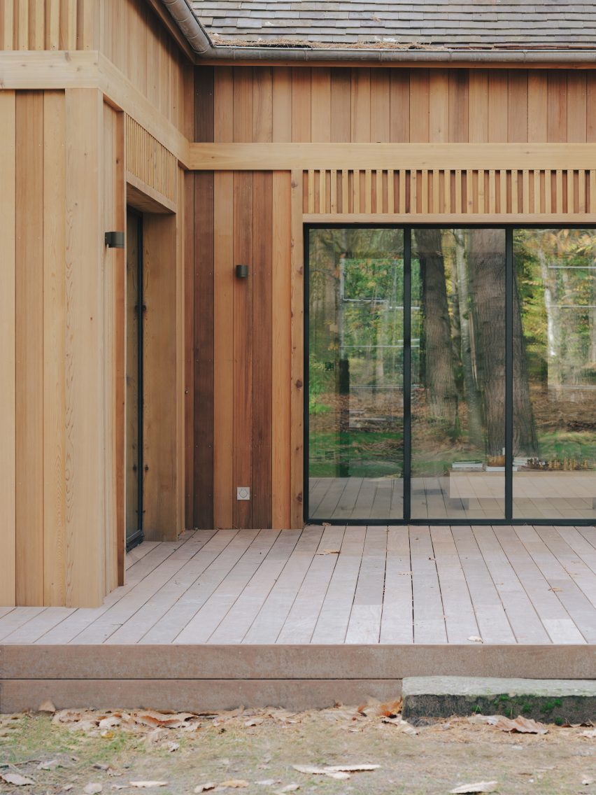 House at the Edge (Maison de l'Orée) by In Sinu Architectes
