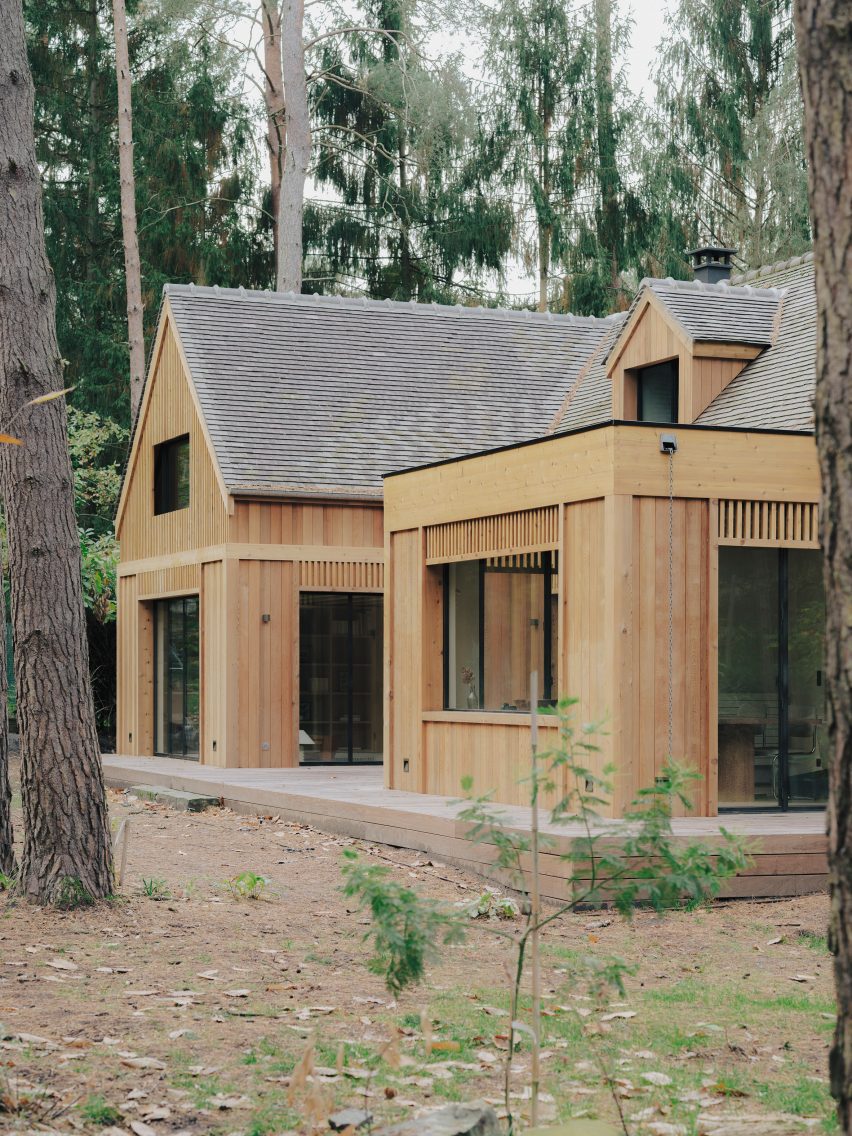 House at the Edge (Maison de l'Orée) by In Sinu Architectes