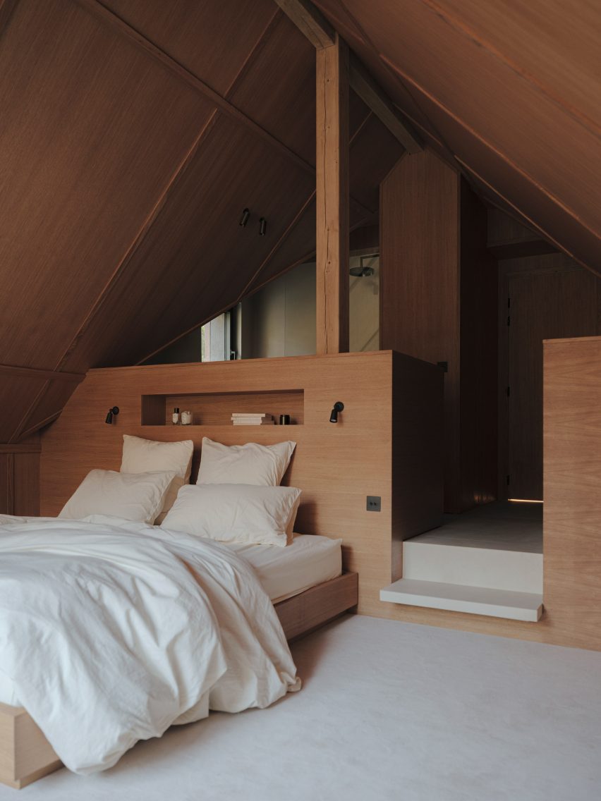 House at the Edge (Maison de l'Orée) by In Sinu Architectes