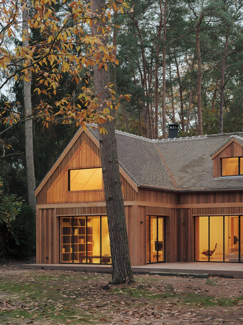 House at the Edge (Maison de l'Orée) by In Sinu Architectes