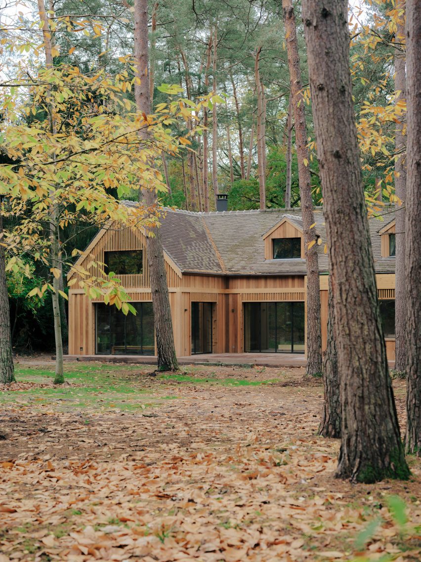 House at the Edge (Maison de l'Orée) by In Sinu Architectes