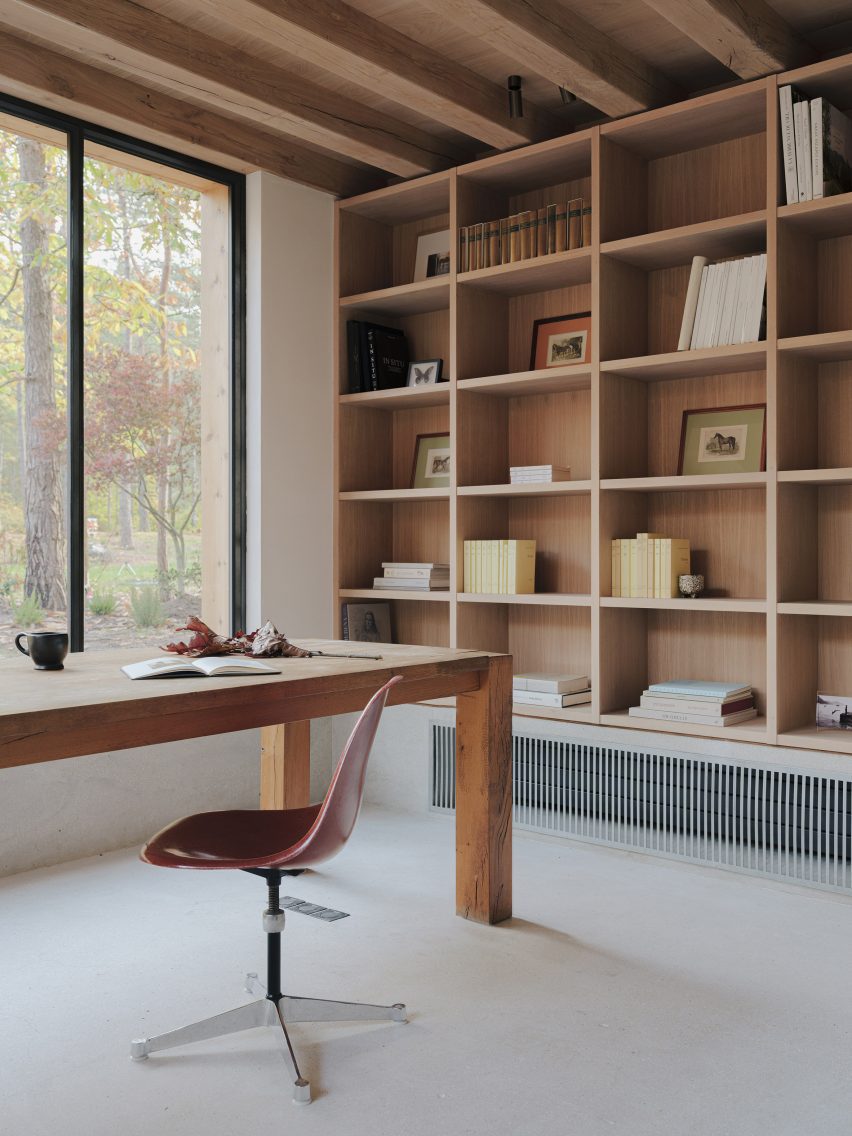 House at the Edge (Maison de l'Orée) by In Sinu Architectes