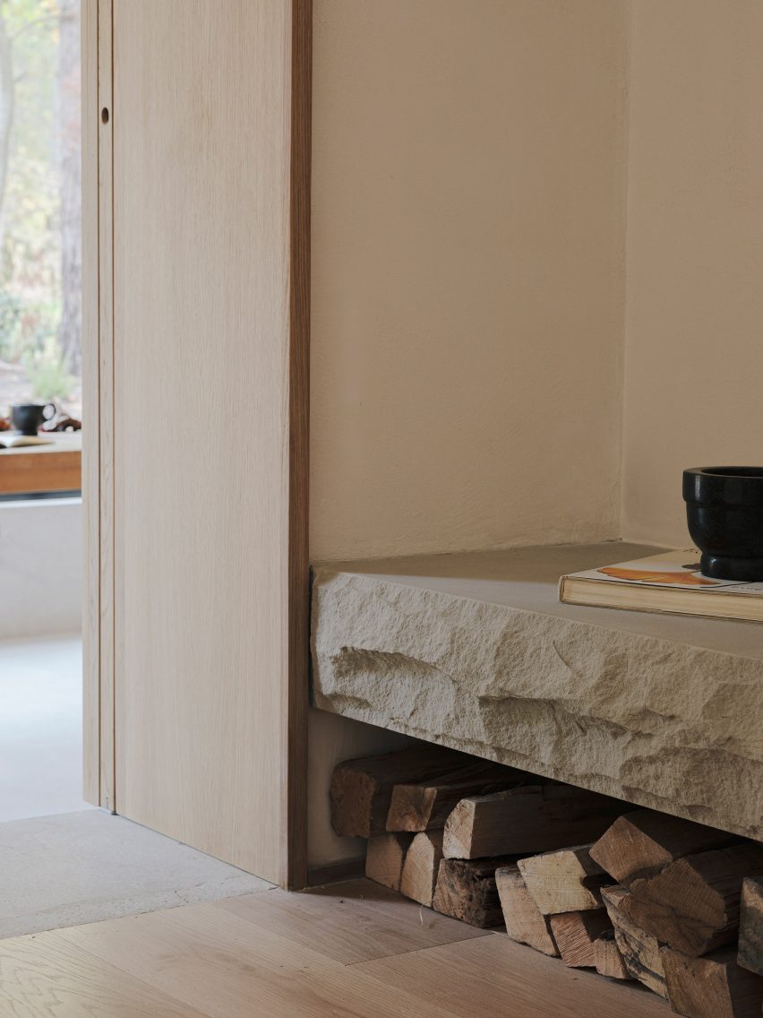 House at the Edge (Maison de l'Orée) by In Sinu Architectes