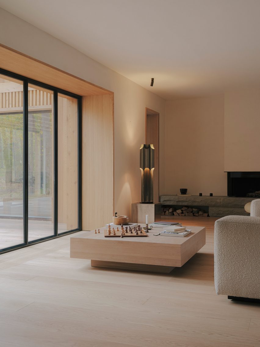 House at the Edge (Maison de l'Orée) by In Sinu Architectes