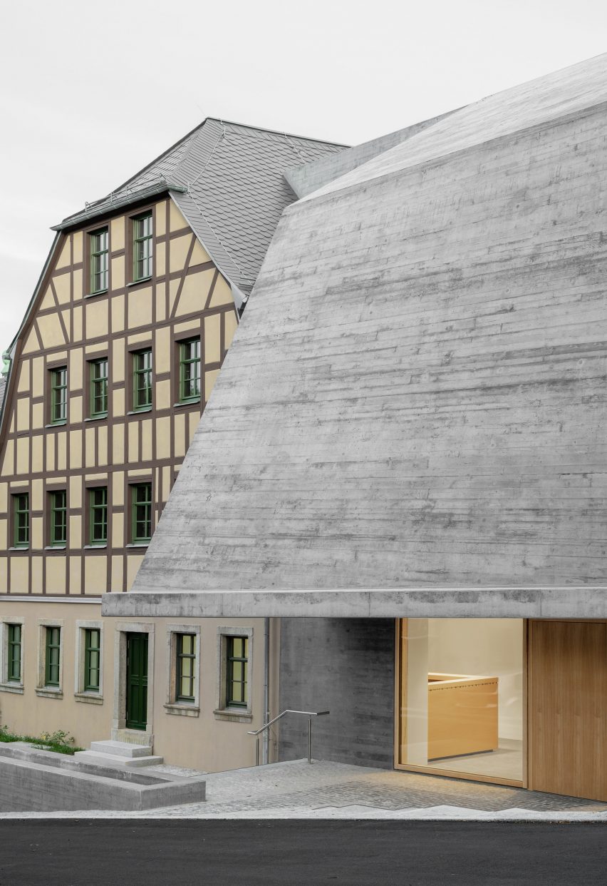 Mother-of-Pearl Experience Museum by Schulz und Schulz