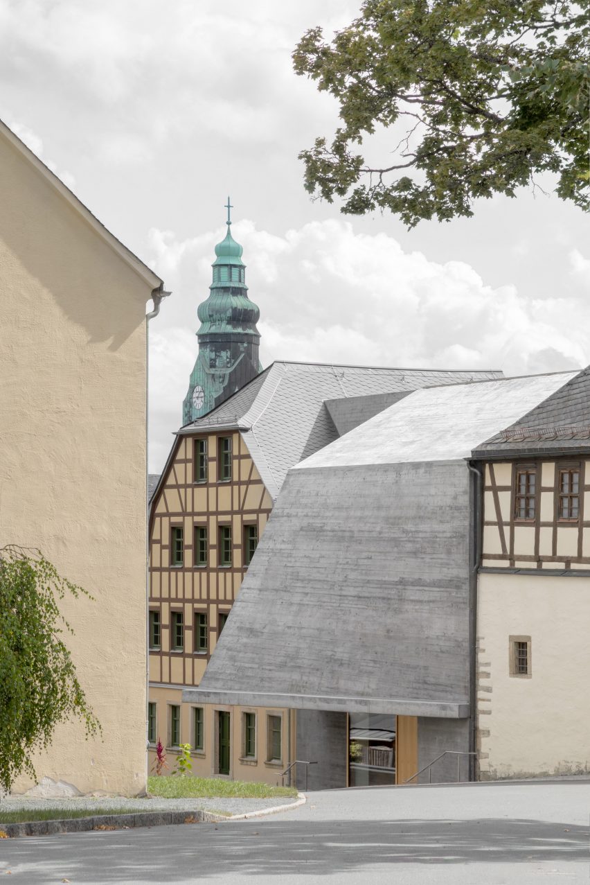 Mother-of-Pearl Experience Museum by Schulz und Schulz