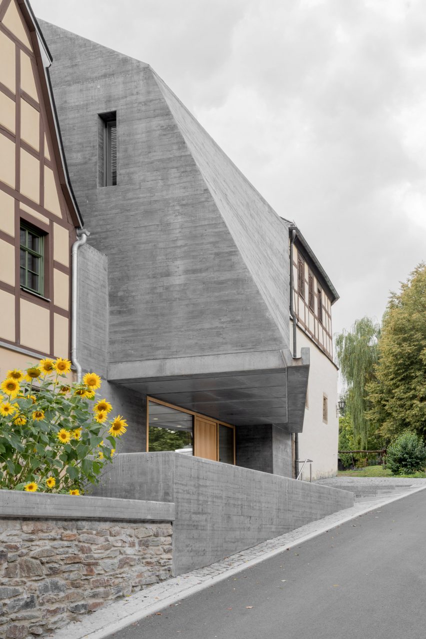 Mother-of-Pearl Experience Museum by Schulz und Schulz