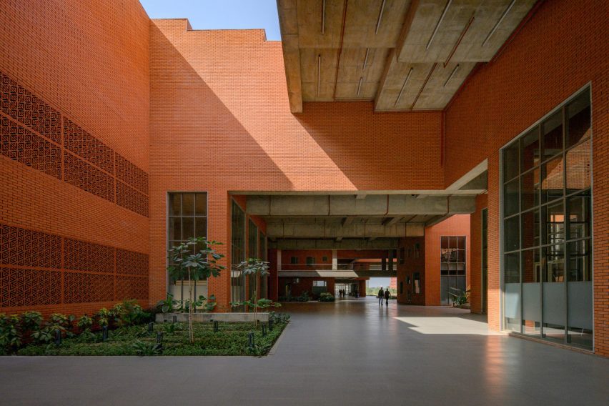 Prestige University by Sanjay Puri Architects