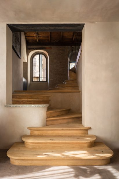 Spiral staircase