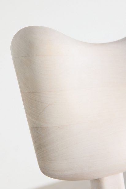 Curved backrest of Silas office chair