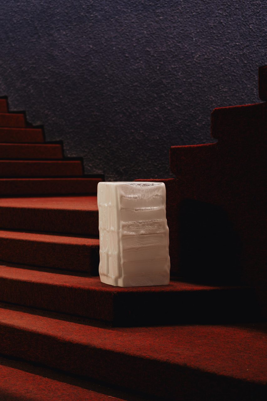 Inner Stage by Studio 84 and Unno Gallery