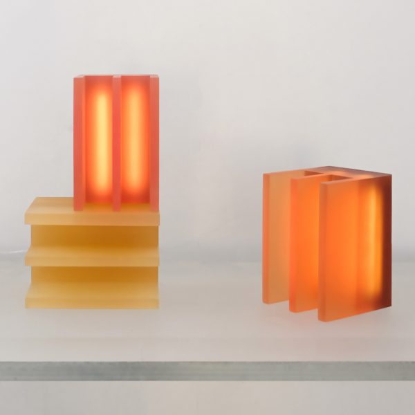 Trishelf lamp