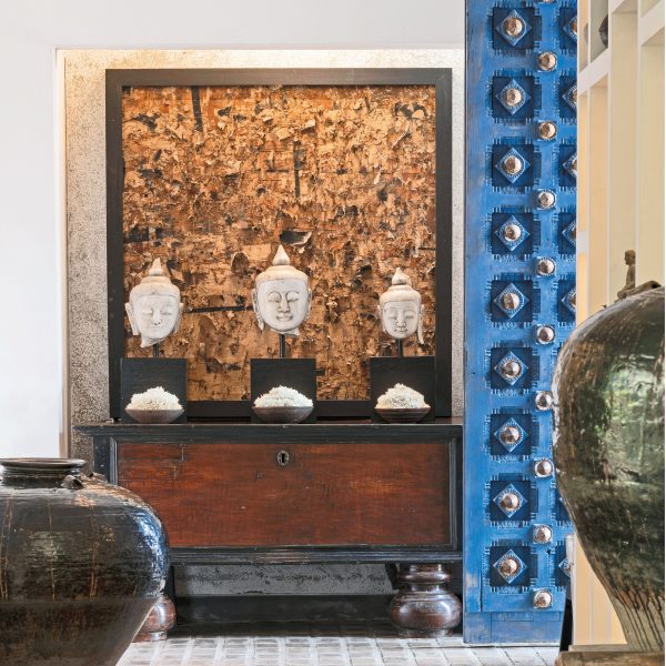 Photo of ceramic vases and heads