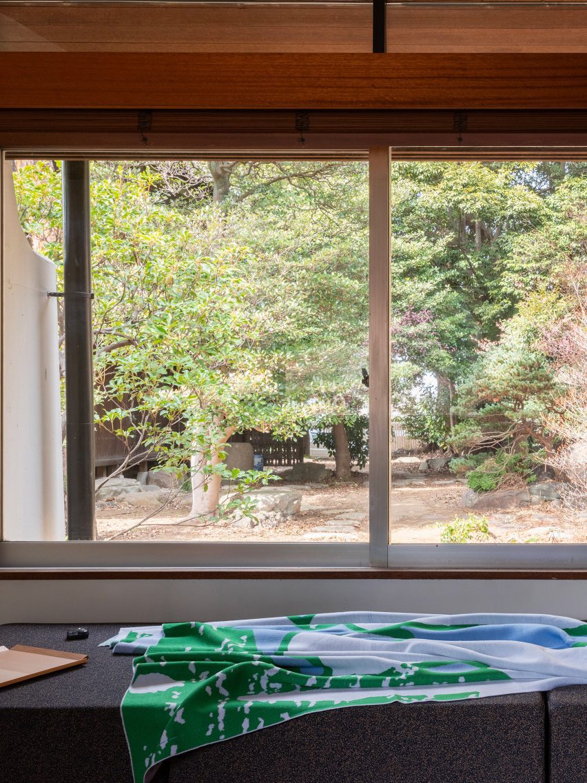 Akasaki & Vanhuyse Home-Home