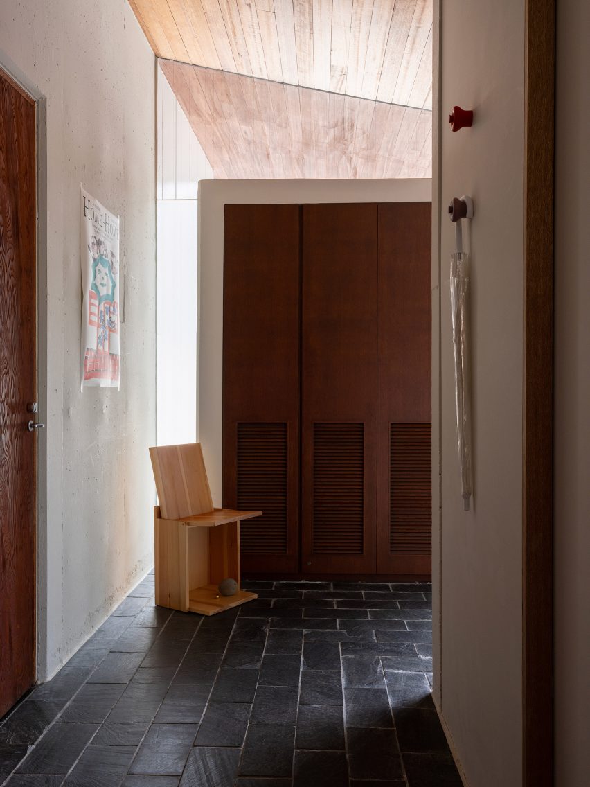 Akasaki & Vanhuyse Home-Home