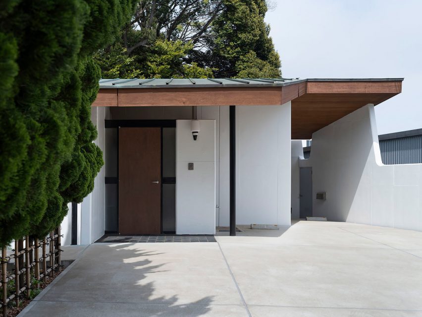 Akasaki & Vanhuyse Home-Home