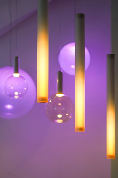 Flow hanging light