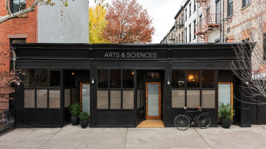 Arts & Sciences office by Elizabeth Roberts Architects